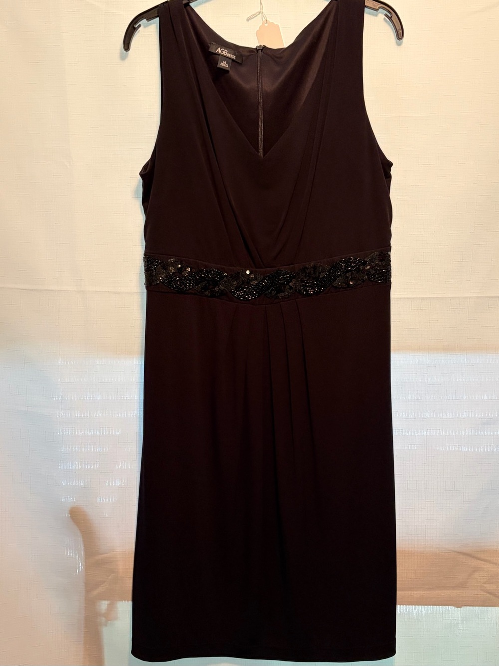AGB Black Beaded Waist V-Neck Midi Dress